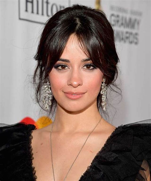 30 Side-Swept Bangs to Show Your Stylist Asap