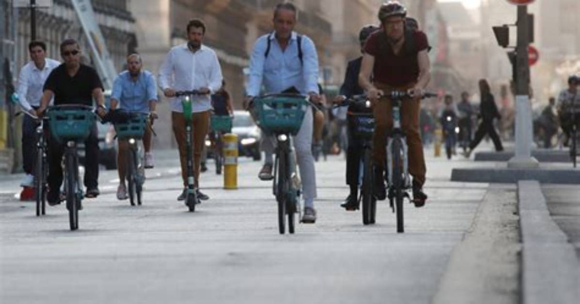 A Longtime City of Cars, Paris Is Seeing a New Kind of Road Rage: Bike-Lane Traffic Jams