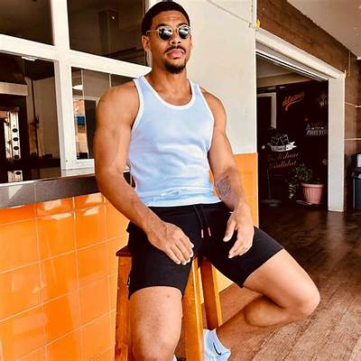 Aaron Pierre Age, Wikipedia, Biography, Net Worth, Married, Family, Parents