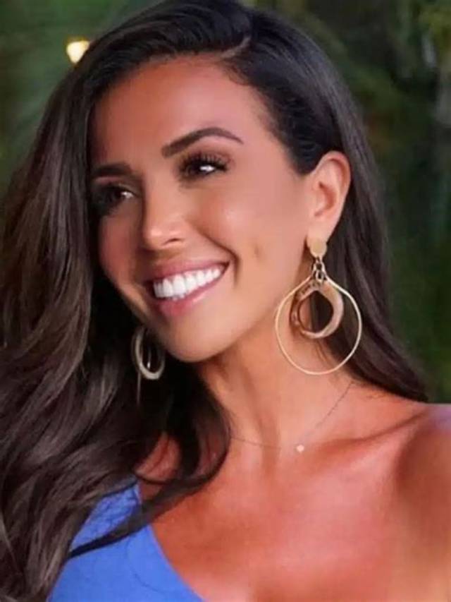 Ainsley Rodriguez Height, Weight, Net Worth, Age, Birthday, Wikipedia, Who, Instagram, Biography