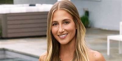 Amanda Batula from Summer House Age; Wikipedia Job Net Worth Husband & Instagram