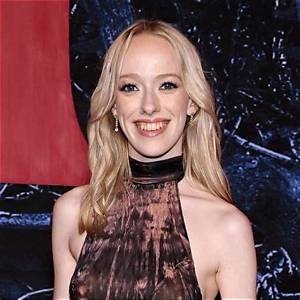 Amybeth Mcnulty Biography, Age, Family, Boyfriend, Blonde, Teeth and Awards.