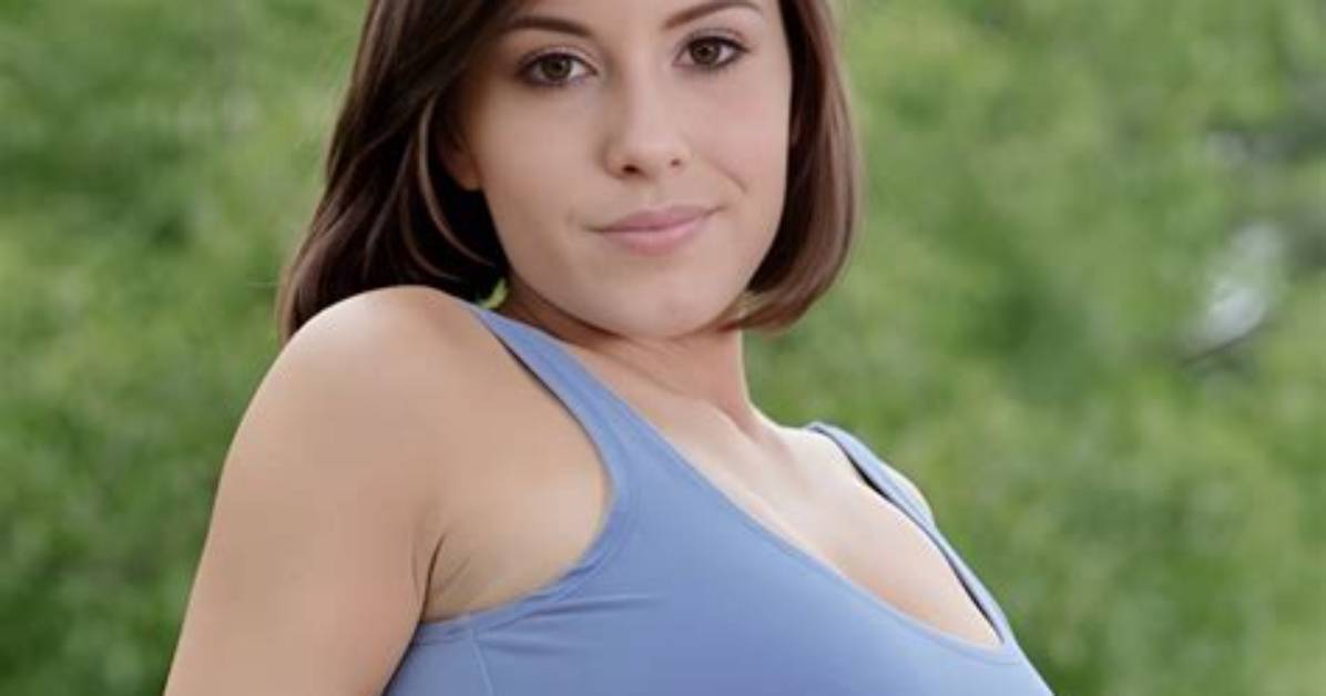 Ana%C3%Adya Bell 640. Jpg