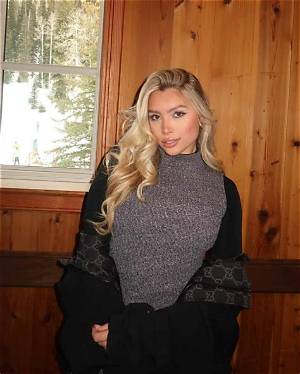Andrea Paola Carmona Height, Weight, Net Worth, Age, Birthday, Wikipedia, Who, Instagram, Biography