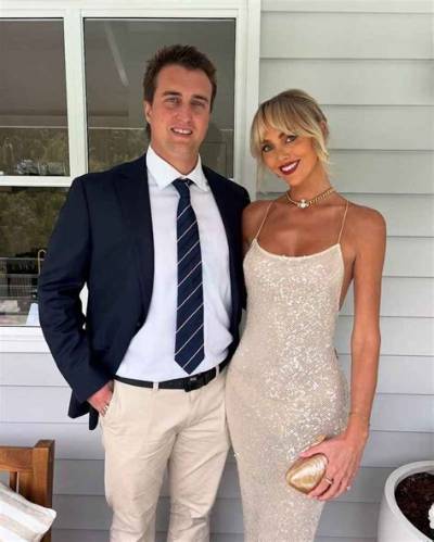 Annie Knight: a Rising Star in the Entertainment Industry
