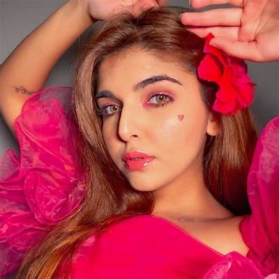 Ashi Khanna Height, Weight, Net Worth, Age, Birthday, Wikipedia, Who, Nationality, Biography