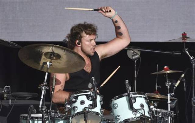 Ashton Irwin