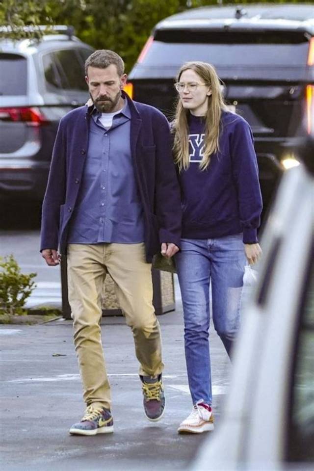 Ben Affleck’s Daughter Violet Skipped His Wedding with Jlo to Show Loyalty to Mom Jennifer Garner