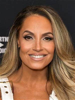 Biography of Wwe Wrestler Trish Stratus: Age, Career, Net Worth