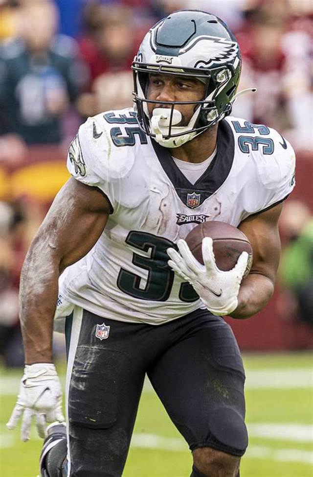 Boston Scott Eagles, Height, Stats, Bio, Wiki, Age, Net Worth, Fantasy, Jersey, and 40 Time