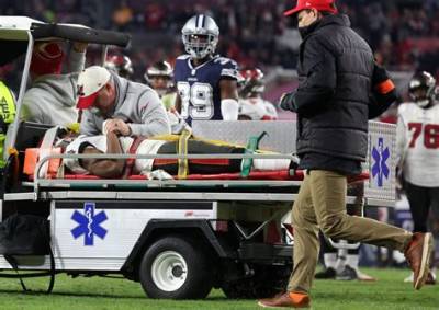 Buccaneers’ Russell Gage Hospitalized for More Tests After Neck Injury, Concussion
