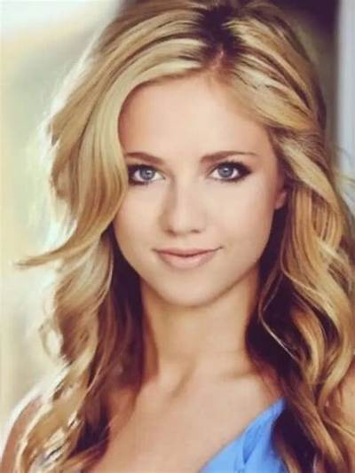 Caitlin Quisenberry Height, Weight, Net Worth, Age, Birthday, Wikipedia, Who, Nationality, Biography
