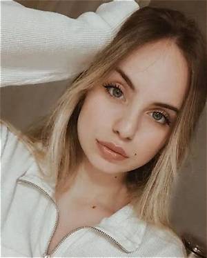 Cemre Solmaz Height, Age, Boyfriend, Biography, Wiki, Net Worth