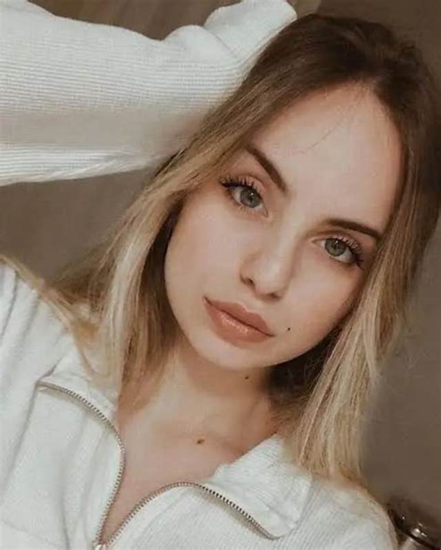 Cemre Solmaz Height, Age, Boyfriend, Biography, Wiki, Net Worth