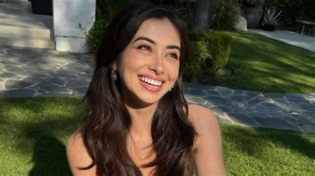 Chloe Surreal Height, Weight, Net Worth, Age, Birthday, Wikipedia, Who, Nationality, Biography