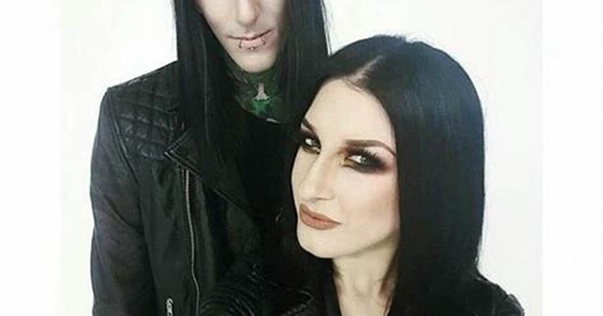 Chris Motionless Is Not Married. Dating Girlfriend: Gaiapatra. Kids: Riley Cerulli