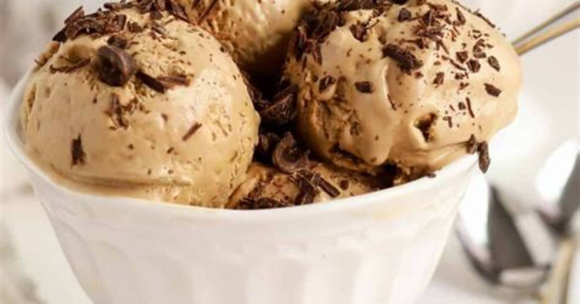 Coffee Ice Cream {Only 4 Ingredients}