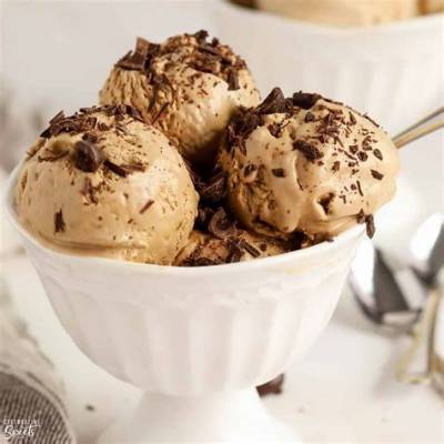 Coffee Ice Cream {Only 4 Ingredients}