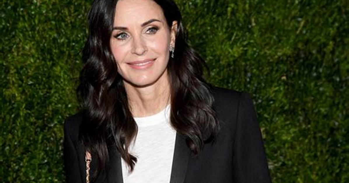 Courteney Cox Steps out with Her Fianc%C3%A9 400. Jpg