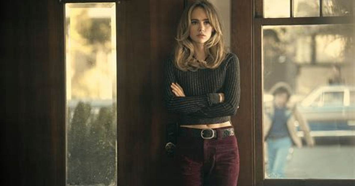 Daisy Jones & the Six’s Suki Waterhouse and Camila Morrone Play Knowing Me, Knowing You