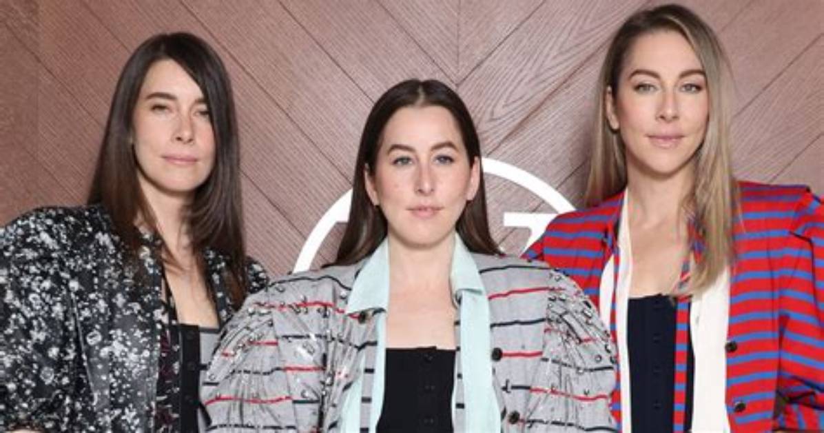 Danielle Haim Celebrity News and Gossip | Entertainment, Photos and Videos | Just Jared: Celebrity News and Gossip