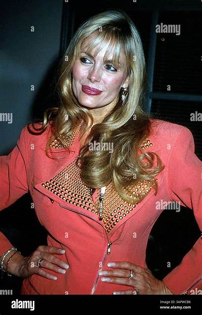 Dian Parkinson: How Much Is Dian Parkinson Net Worth