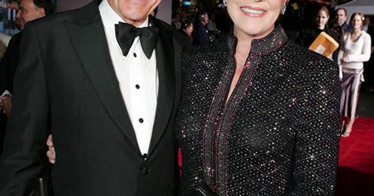 Dick Van Dyke ‘Lucked Out’ Working with Julie Andrews on ‘Mary Poppins’: ‘We Enjoyed Ourselves’
