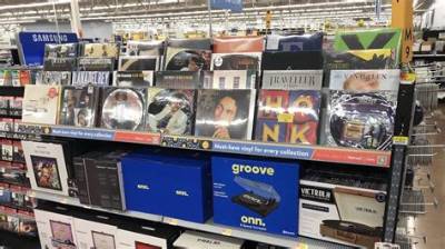 Does Wal-Mart Clean Cds?