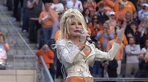 Dolly Parton Was Too Upset to Sing a Willie Nelson Song at Her Grandmother’s Funeral