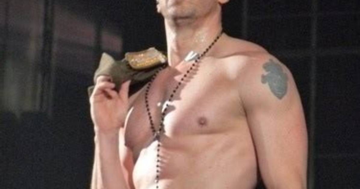 Donnie Wahlberg: Husband, Net Worth, Tattoos, Smoking & Body Facts