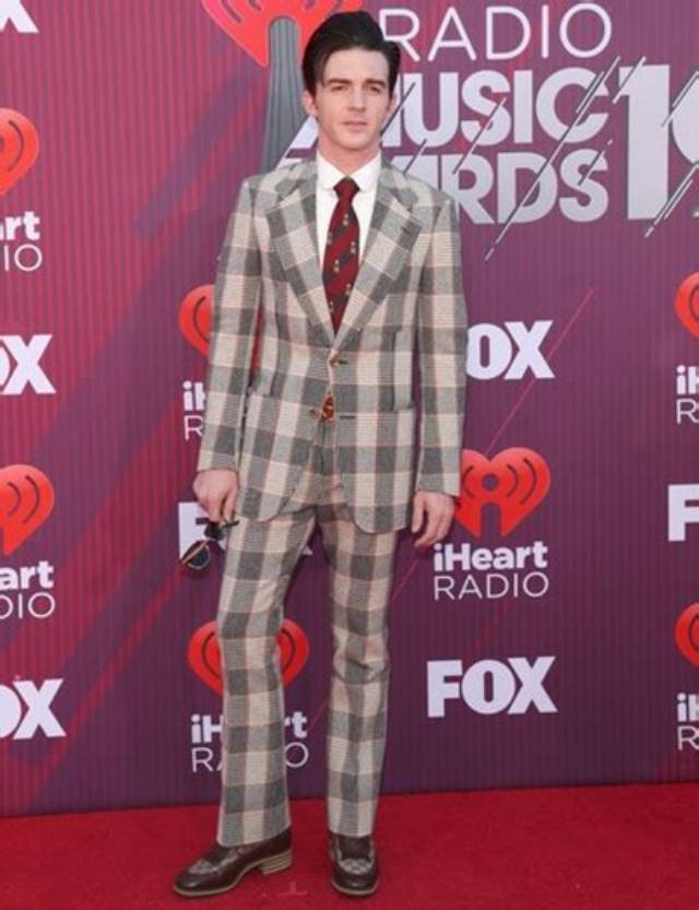 Drake Bell Height, Weight, Body Measurements, Shoe Size