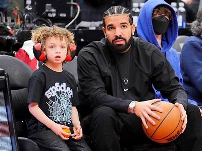Drake Shows Love to His Son’s Mother for Mother’s Day
