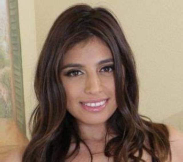 Ella Knox (Actress) Wiki, Bio, Age, Height, Weight, Affair, Measurements, Net Worth, Dating, Facts
