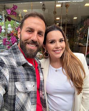 Evi Siskos Net Worth