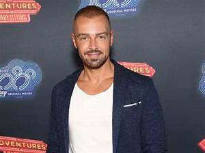 Exploring Joey Lawrence's Eyebrows: the Signature Look of a 90S Icon