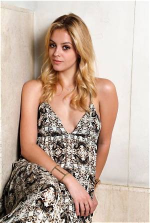Gage Golightly Height, Weight, Measurements, Bra Size, Shoe Size