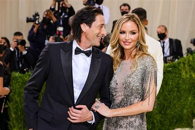Georgina Chapman: Husband, Net Worth, Tattoos, Smoking & Body Measurements