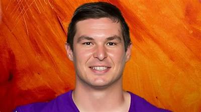 Haleigh Hughes – Everything to Know About Nick Mullens Wife