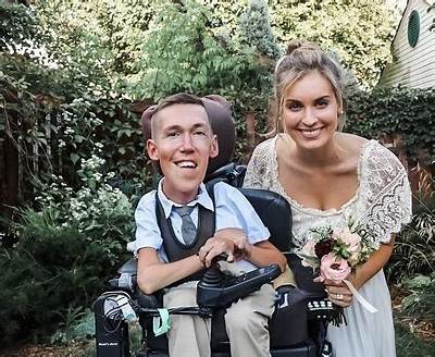 Hannah Aylward Bio, Wiki, Age, Family, Husband, Youtube and Net Worth