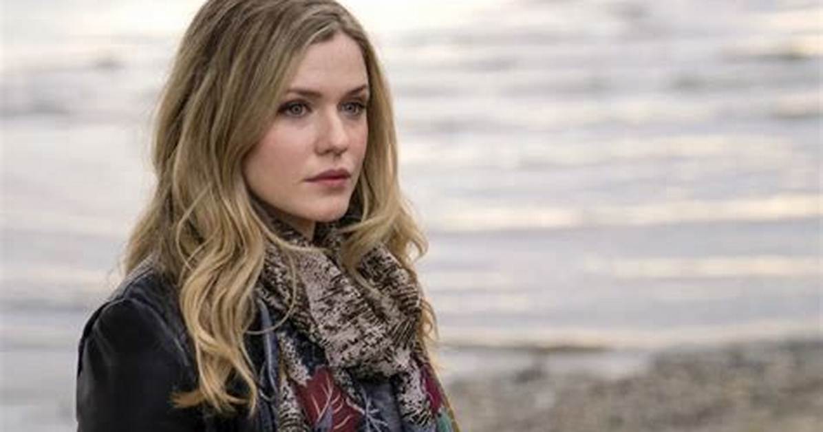 Harriet Dyer Bio, Age, Height, Parents, Siblings, Husband, Tv Shows, Films and Net Worth