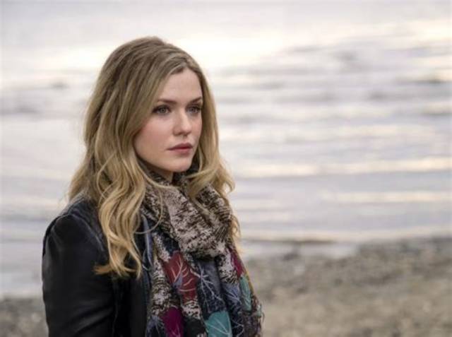 Harriet Dyer Bio, Age, Height, Parents, Siblings, Husband, Tv Shows, Films and Net Worth