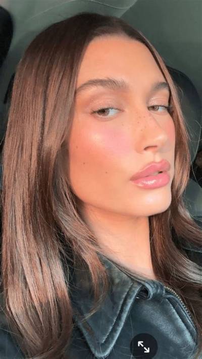 Here's Exactly How to Copy Hailey Bieber's New "Cinnamon Cookie Butter" Hair