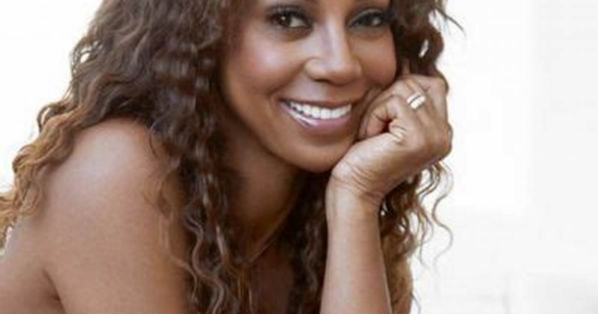 Holly Robinson Peete Bio, Wiki, Age, Height, Mother, Dad, Husband, Children, Movies, and Net Worth