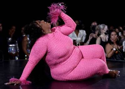 How Old Is Lizzo Big Grrrls Transgender Dancer Jayla Sullivan Age? Wikipedia Net Worth