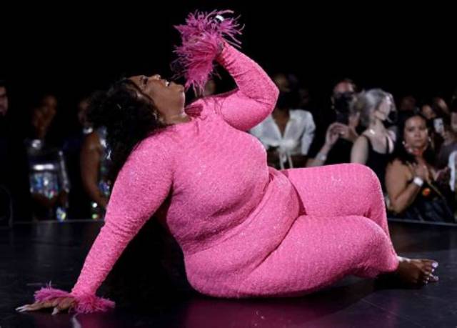 How Old Is Lizzo Big Grrrls Transgender Dancer Jayla Sullivan Age? Wikipedia Net Worth