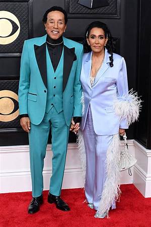 How Old Is Smokey Robinson Wife? Frances Gladney Robinson Age and Facts
