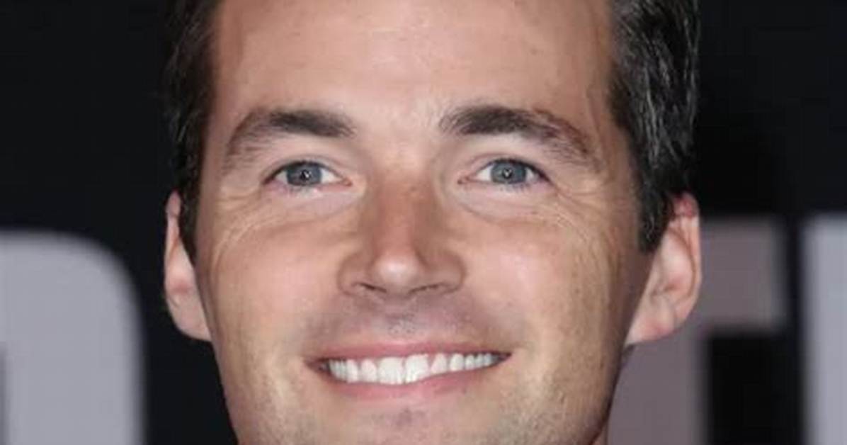 Ian Book Height, Weight, Net Worth, Age, Birthday, Wikipedia, Who, Nationality, Biography