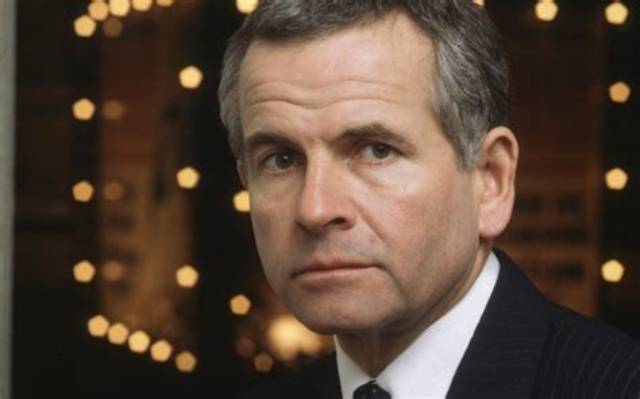 Ian Holm Wiki, Age, Wife, Net Worth, Family, Cause of Death, Spouse, Wife (Sophie De Stempel), Height, Obituary