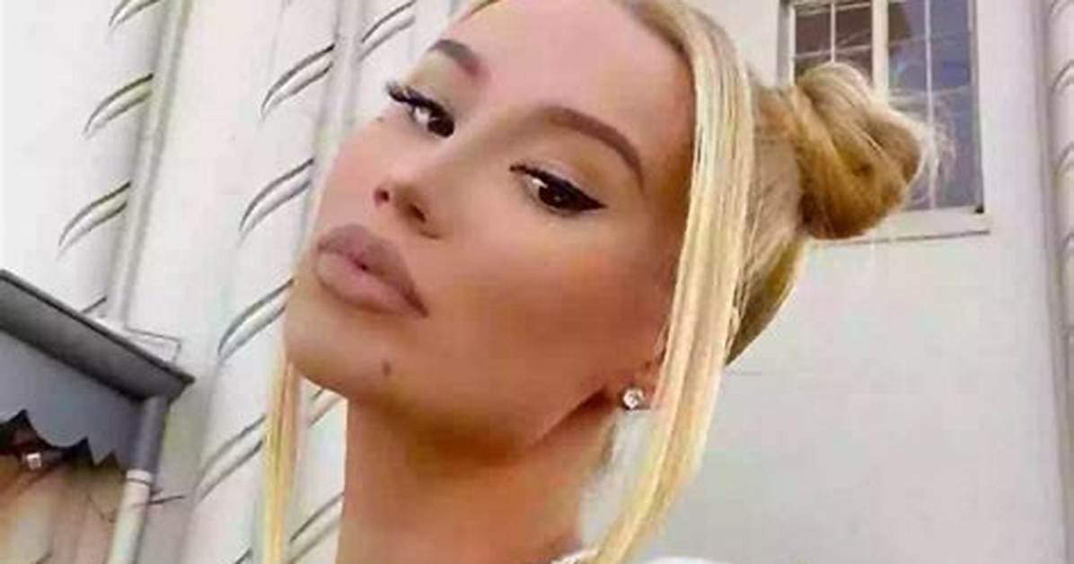 Iggy Azalea Tells Fans What to Expect After She Joins Onlyfans