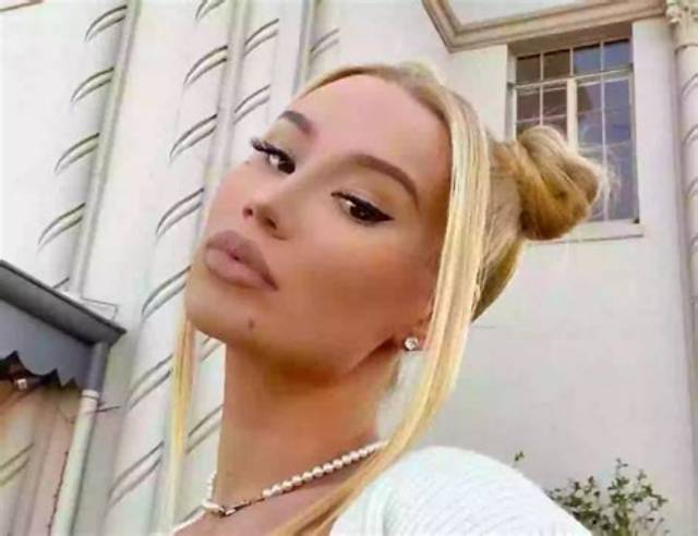 Iggy Azalea Tells Fans What to Expect After She Joins Onlyfans